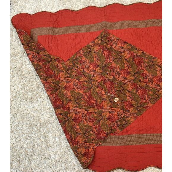 Great Finds Good Friends Collection Quilted Floral Scalloped Edge Blanket Throw - Picture 4 of 6